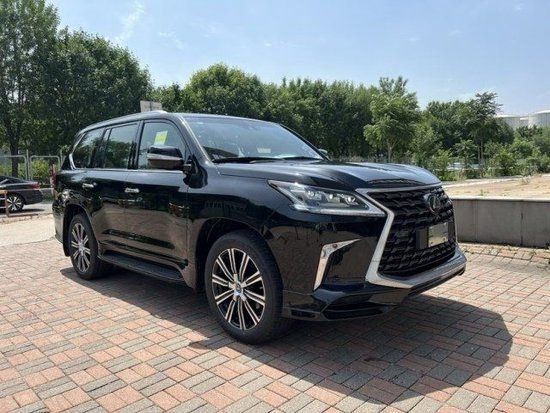 2023款雷克萨斯LX570平行进口 动力十足