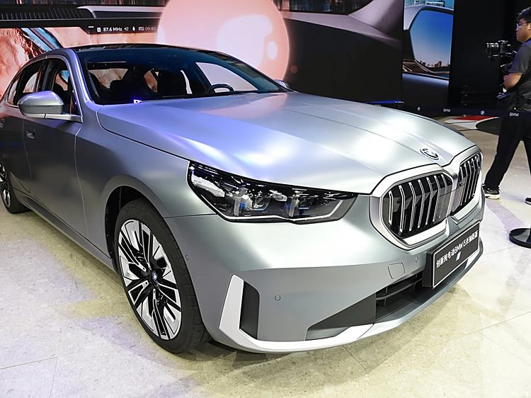 成都宝马i5降12.00万 仅31.99万可入手